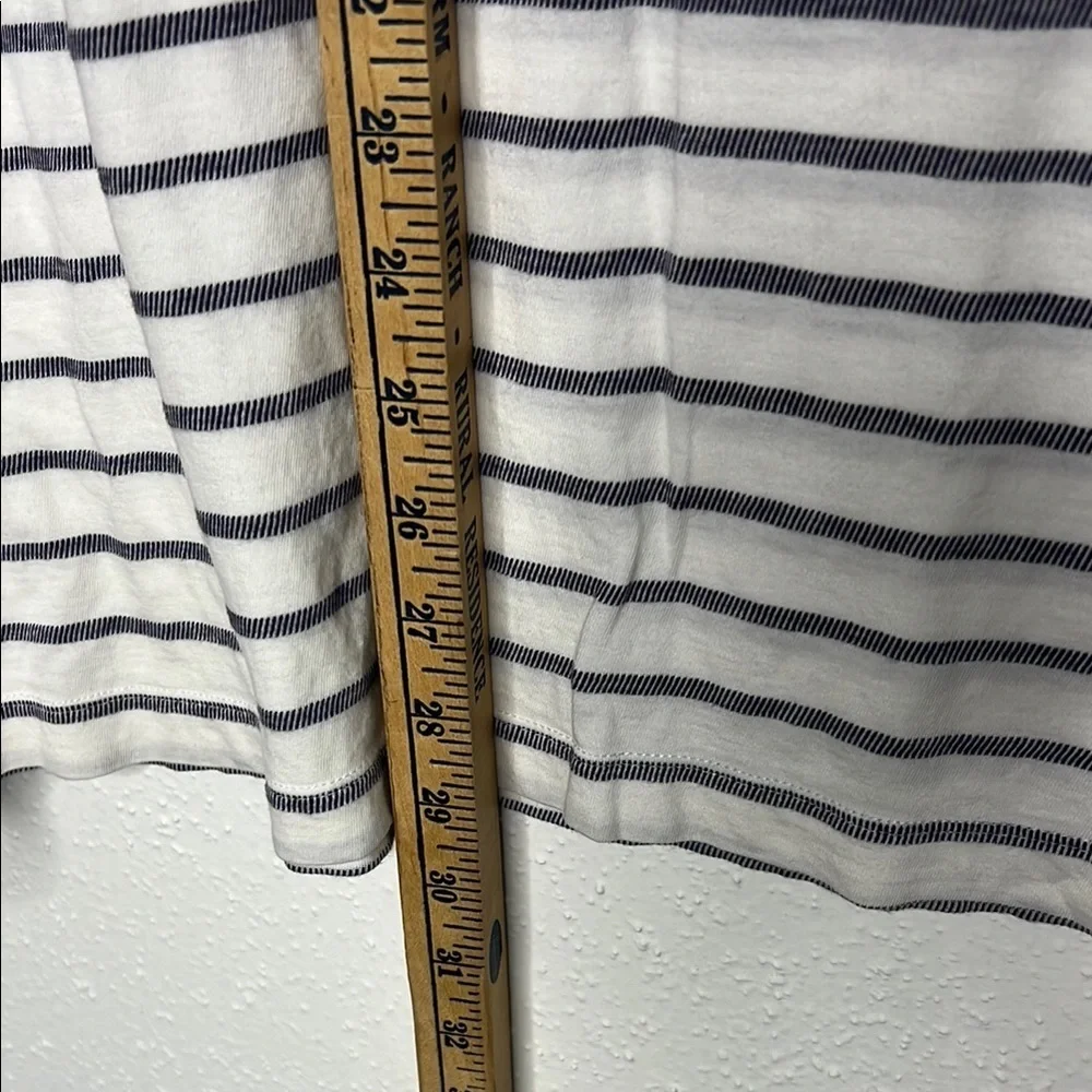 Banana Republic White and Blue Short Sleeve Tee Relaxed Fit